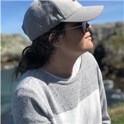 Disfruto dando clases de tenis. Para mi este deporte es muy completo. Soy muy amable, pro-activa y muy dinámica. Me gusta pasármelo bien en mis clases y siempre aprender un poco más
